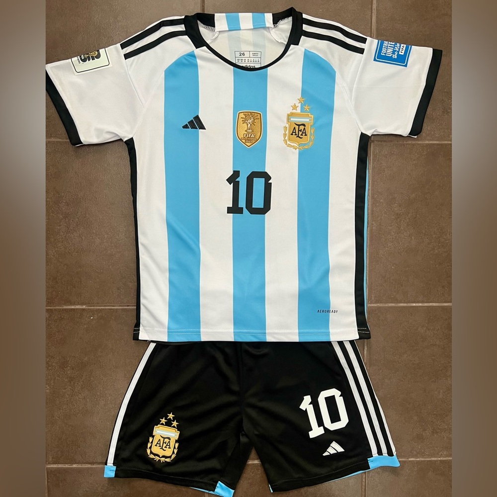 Kids Argentina Messi world cup Soccer Jersey with Shorts - Size Large # 24